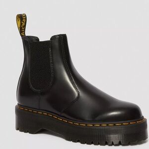 NEW Dr. Marten’s Doc Martens 2976 Smooth Black Leather Platform Chelsea Boots